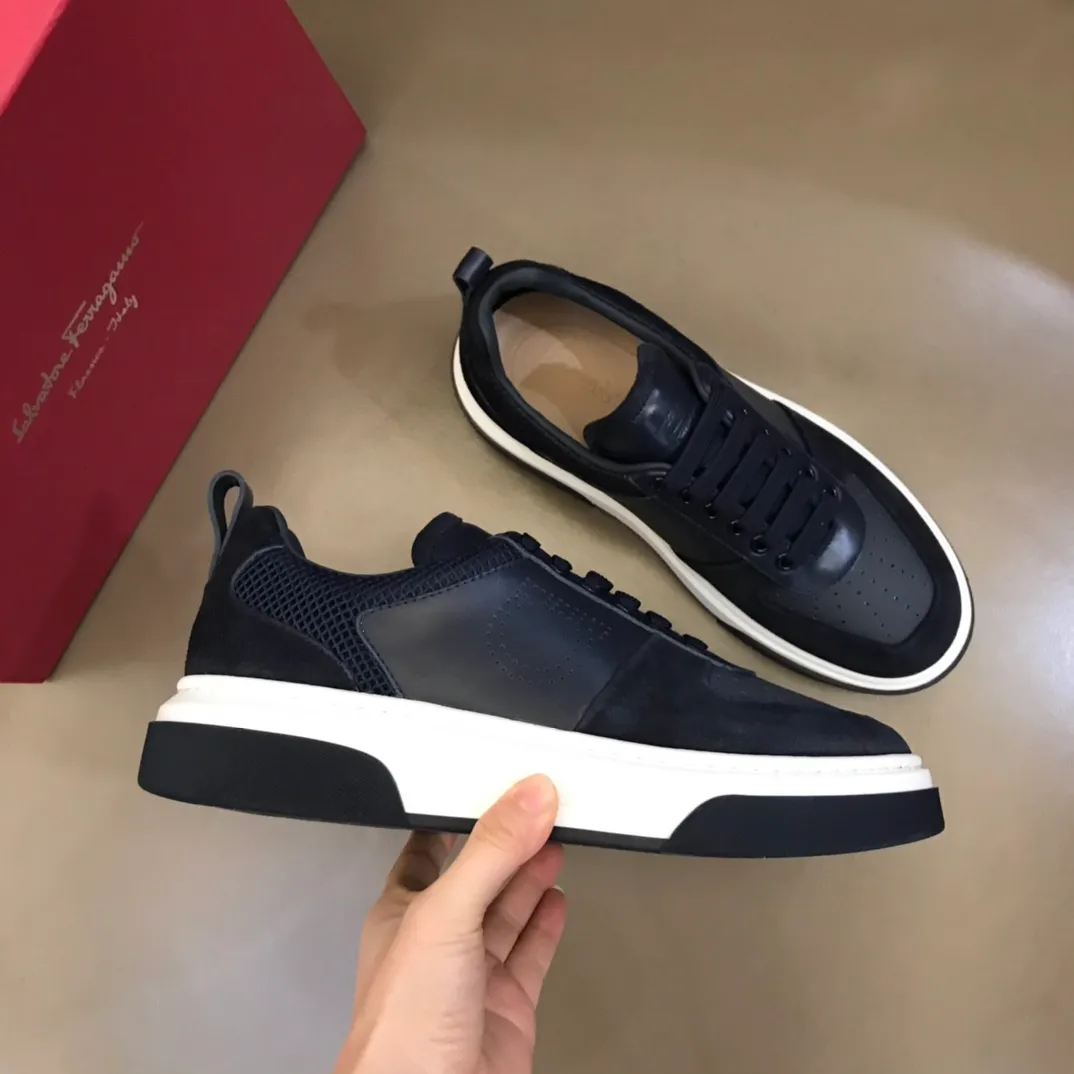 p420 "Salvatore Ferraga**" men's low-cut fashion sneakers. This casual shoe has a novel structure and is made of soft calfskin. The contrasting color elements on the upper highlight the bold and avant-garde atmosphere. The first-layer cowhide lining is high-end and comfortable. Energetic and fresh, these shoes can be worn with casual looks or add a touch of street style to elegant trousers.  Size: 38-44